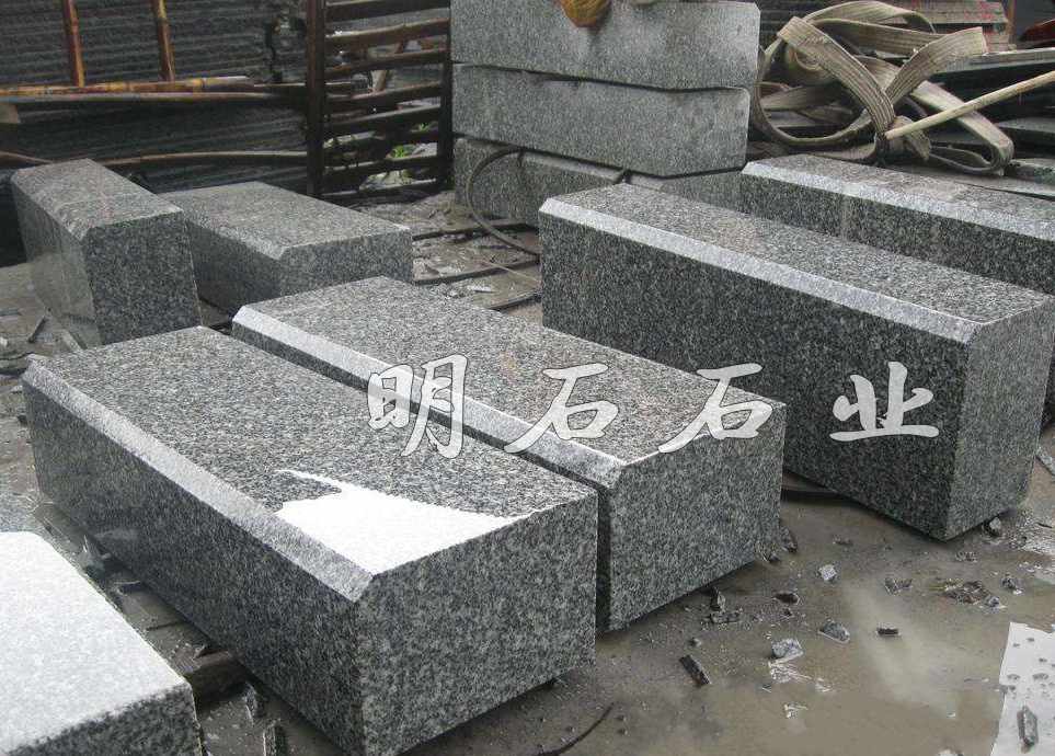 武漢路緣石價(jià)格